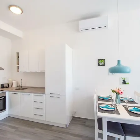 Sky With Sea View In Delmar Apartment Budva