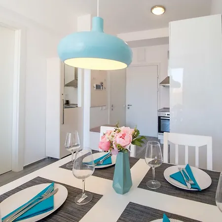 Sky With Sea View In Delmar Апартаменти *